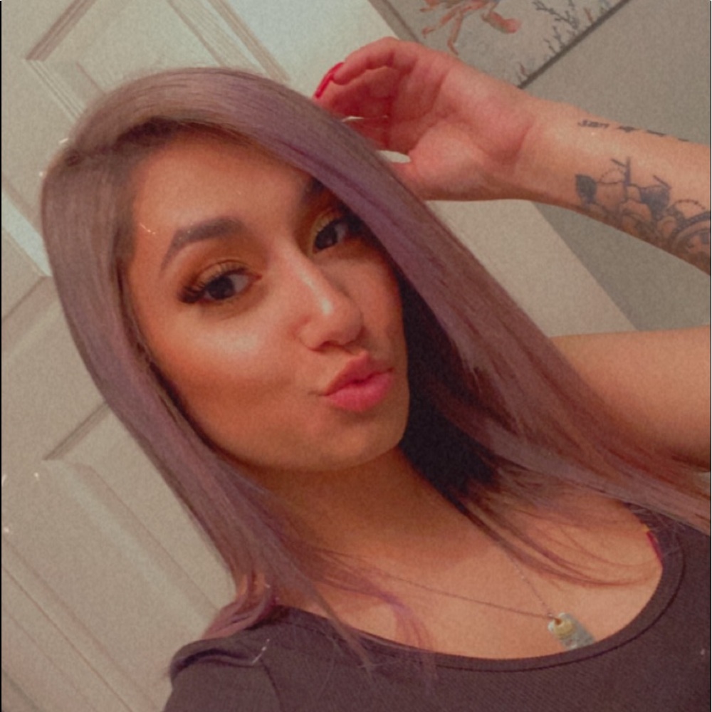 Meet your Posher, Anissa